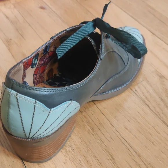 Elegant Teal and Green Women's Flats - Picture 4 of 7